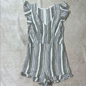 Altar’d state‎ ruffle sleeves romper